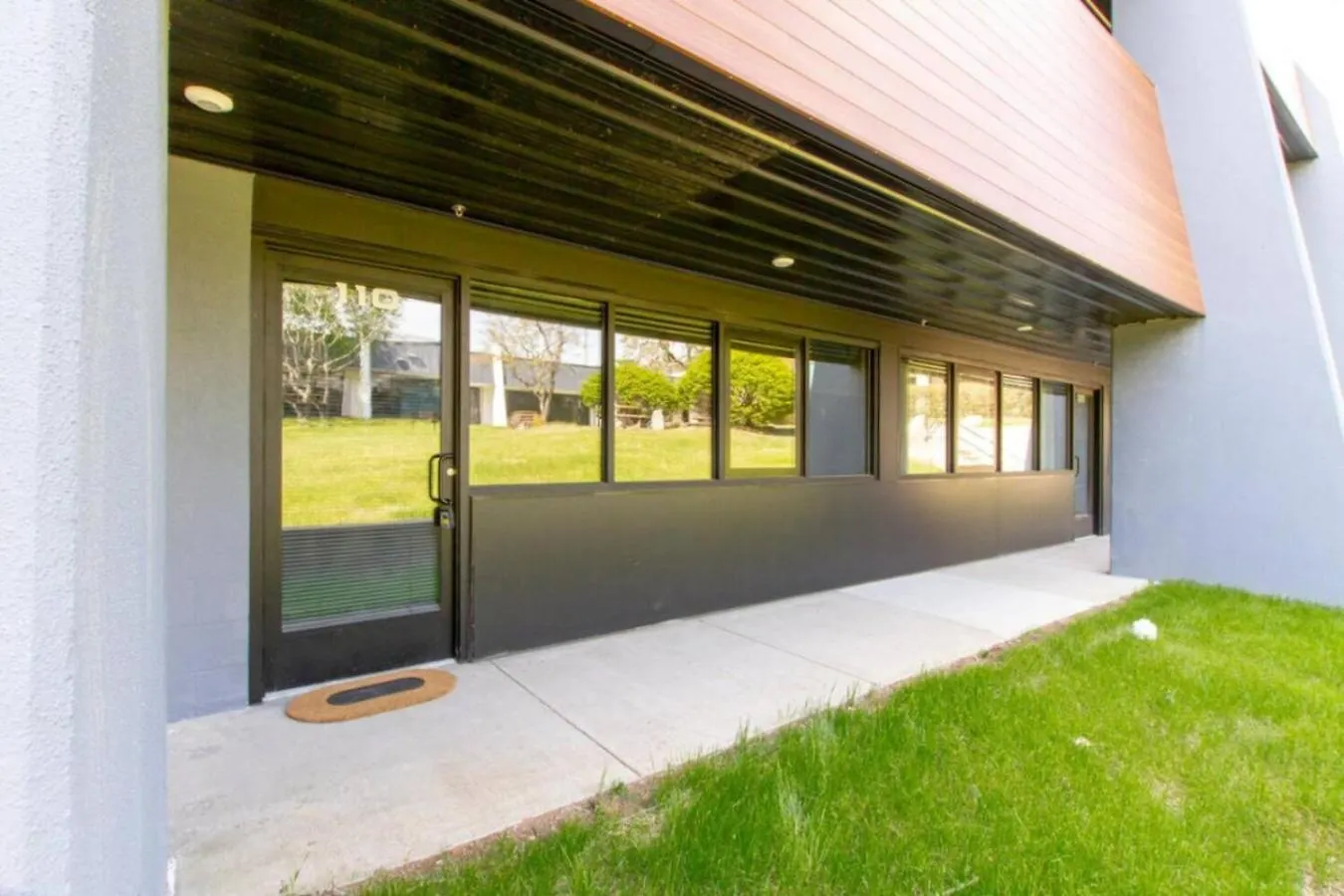 Vibrant Studio Retreat - South Nashville